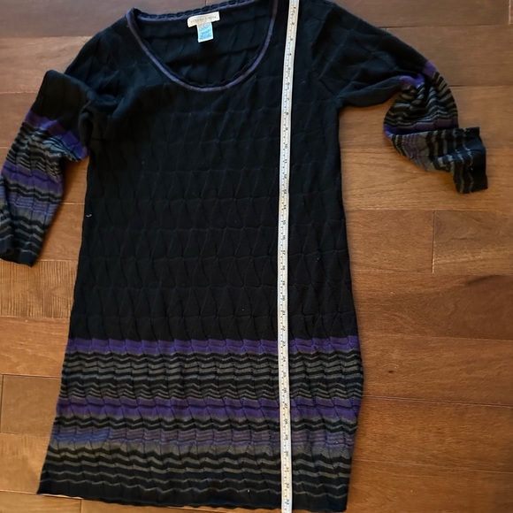 London Times Black Sweater Self-patterned Large DRESS with a touch of Purple. - Picture 6 of 10
